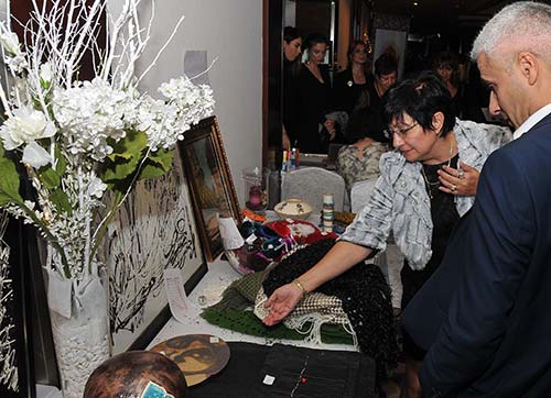 IWAI, Christmas Yardım Gecesi düzenledi