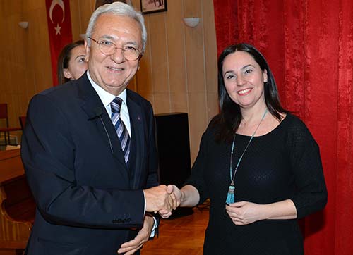 DEÜ,  Akademisyenlerinin başarısını kutluyor