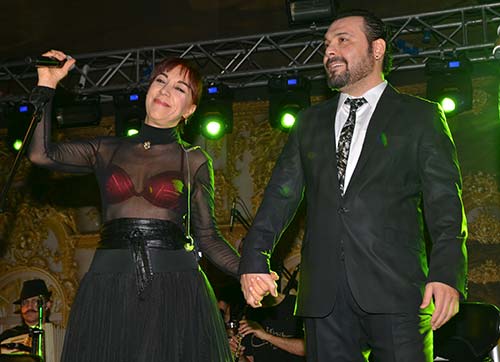 İZSİAD, 2015e Leman Sam ve Yaşar ile merhaba dedi