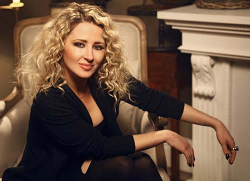 Geliyorum, kimse bir yere ayrılmasın