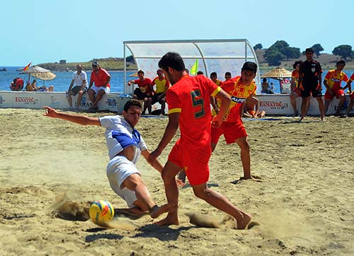 Plajda şampiyon Buca 