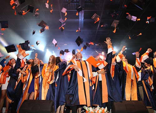 Ekonomi'den 1052 genç mezun