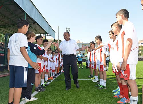 Çiğlide Yaz Spor Okulları açıldı