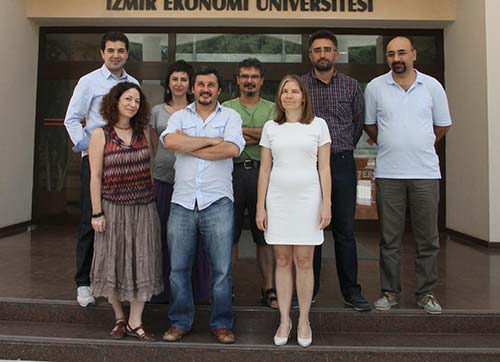 İktisat Bilimsel Yayında İzmir Ekonomi Farkı