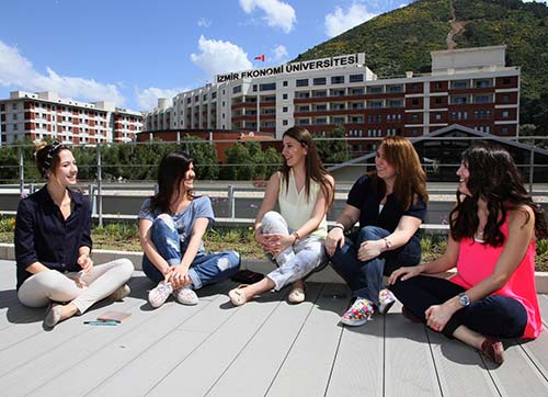 İzmir Ekonomi Yüksek Lisansı ile fark yaratın