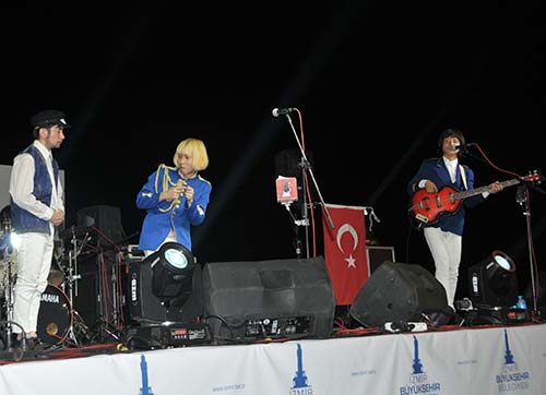 Japon sanatçılar coşturdu