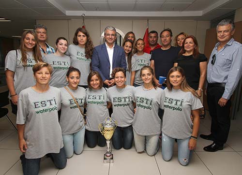 Kupayı başkana getirdiler