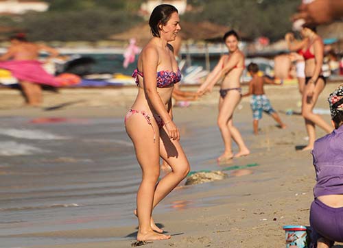 Demet Evgarın Halk Plajı sefası