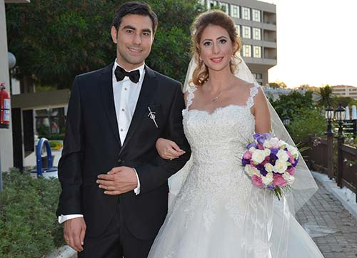 Özgün ile Cansu aşklarını evlilikle taçlandırdılar 