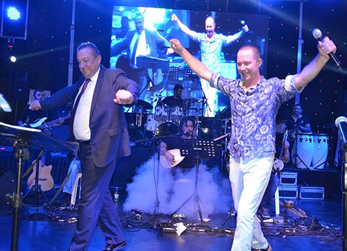 Sümer Ezgü Dikiliyi salladı