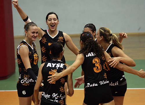  1.Profball Voleybol Turnuvası nefes kesiyor