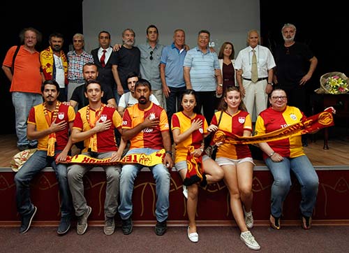 Taçsız Kral unutulmadı