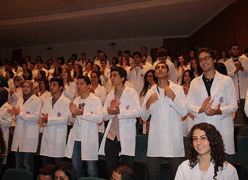 DEÜ Tıpta 2014-2015 eğitim yılı 298 yeni öğrenci ile başladı  