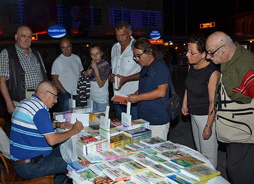 Hüseyin Yurttaş, Foçada edebiyatseverlerle buluştu