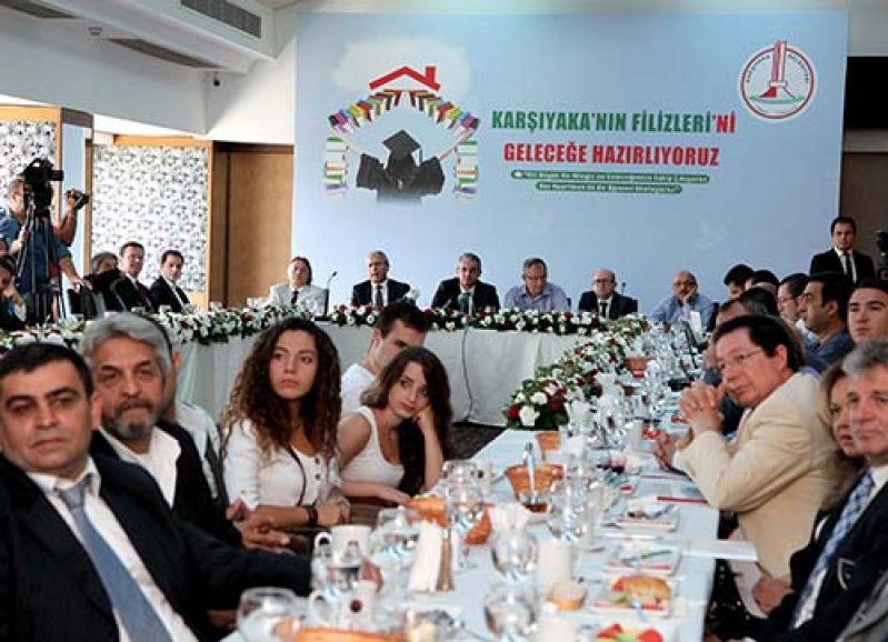 Karşıyakada her apartman bir öğrenci okutacak