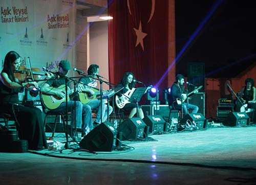 Grup Abdal, hayranları ile Bornova'da buluştu