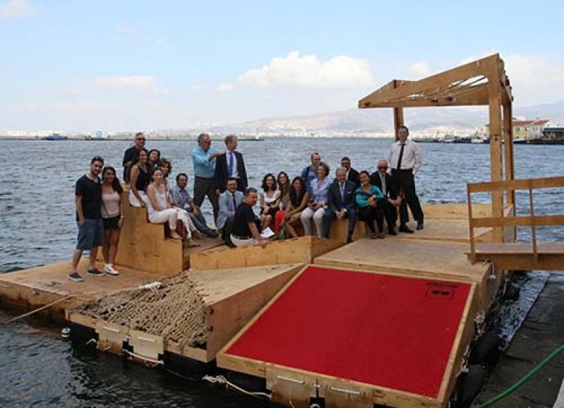 İzmir ekonomiden yüzer aktivite iskelesi