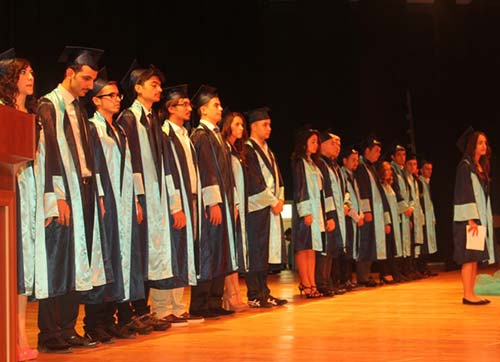 650 mezunu iş dünyasına uğurladı