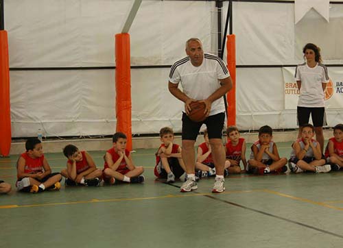 İbrahim Kutluay Basketbol Akademi,  İtk Büyükçiğli Kampüsünde çalışmalarına başlıyor