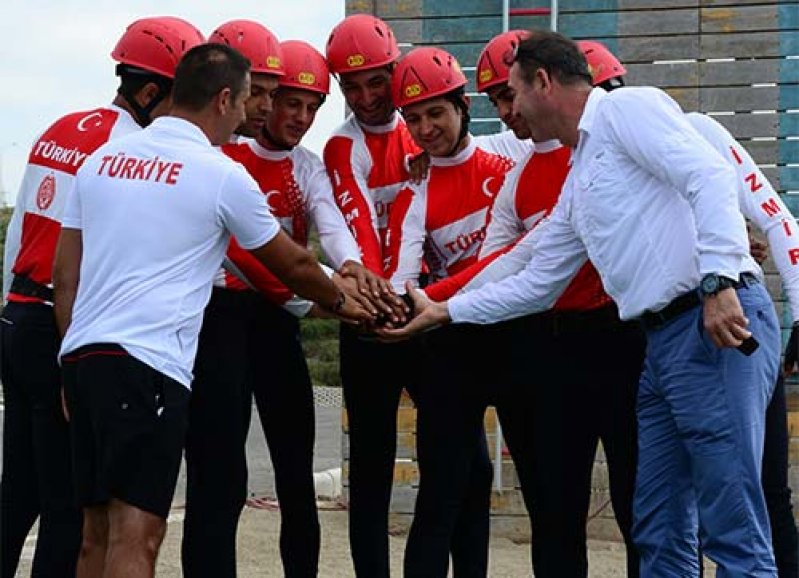 Haydi çocuklar, gönlümüz sizinle!