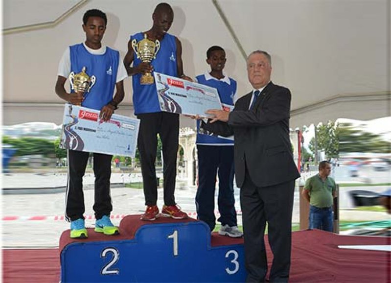 İzmirin kurtuluşu için koştular