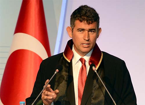 KÜÇÜK KULÜBÜN KONUĞU METİN FEYZİOĞLU