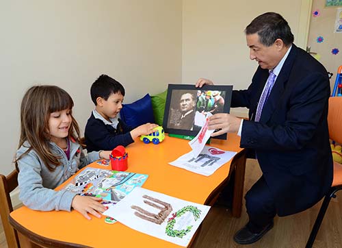 Otizmli öğrencilere atla terapi