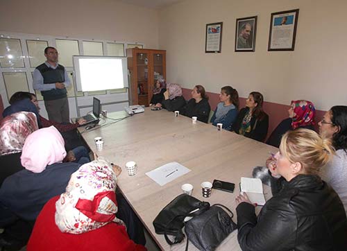 AİLELER UYUŞTURUCUYA KARŞI BİLİNÇLENDİRİLİYOR