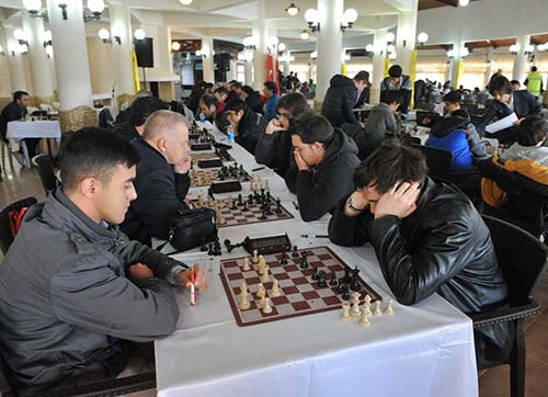Buca'da satranç tutkunları yarıştı 