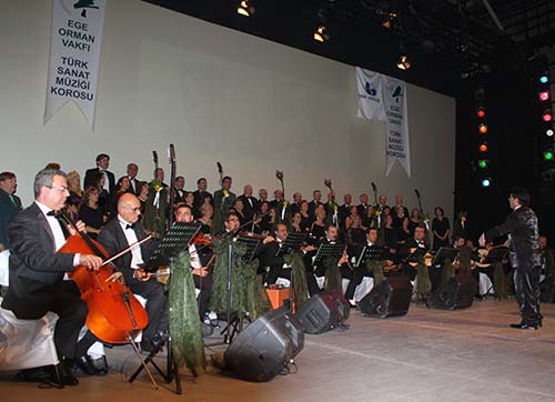 Ege Orman Vakfı Gönüllüleri Türk Sanat Müziği Korosu yeni yılın ilk konserinde