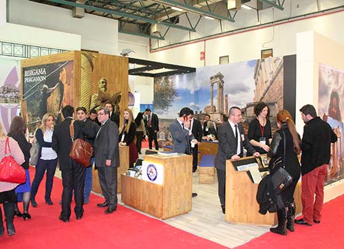 BERGAMA BELEDİYESİ EMITT FUARINDA 