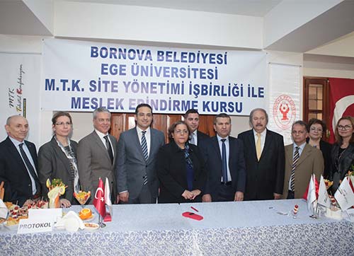 Bornovada kadınlara iş garantili meslek kursu