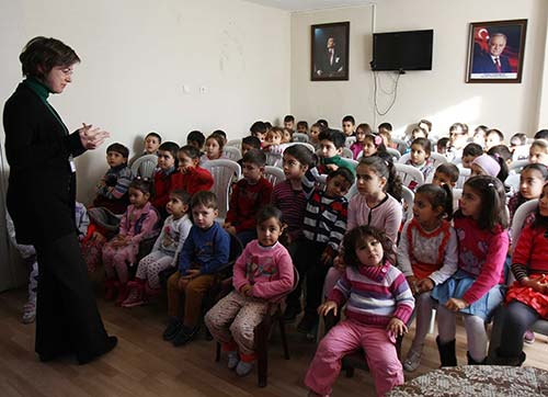 Bayraklıda çocuklar hem öğrendi hem sevindi