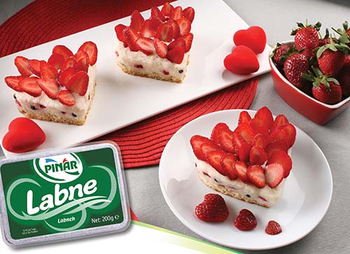 Pınar Labneden çilek tadında Labneli Sevgililer Günü tarifi