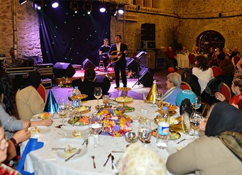 Gürçeşme Huzurevi sakinleri, yeni yılı Coşkun Sabahla karşıladı