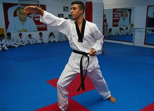 Bayraklı'nın Taekwondocuları şampiyonluğa doymuyor