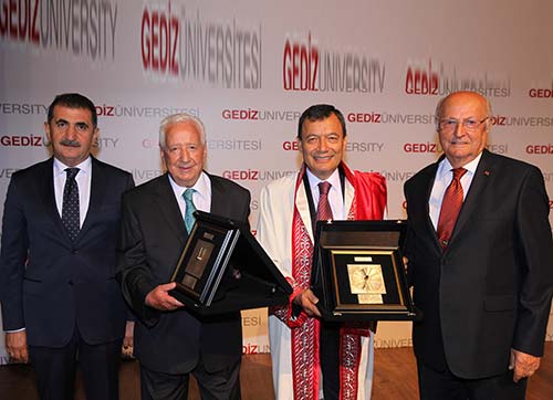 Gururlu ve vefalı açılış