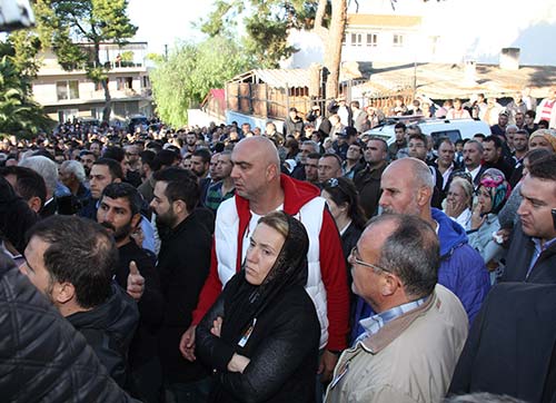 URLA ŞEHİDİNİ UĞURLADI