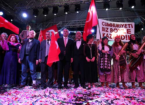 Karşıyaka'da 'Cumhuriyet' coşkusu