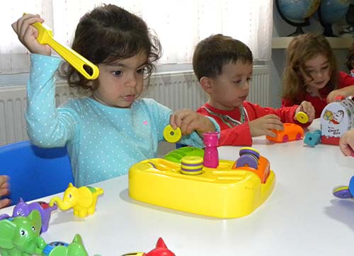 Yaparak yaşayarak fen öğreniyorlar!..