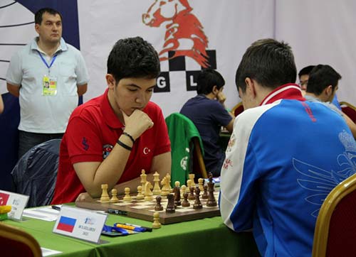 TUNANIN SATRANÇTA BÜYÜK BAŞARISI.