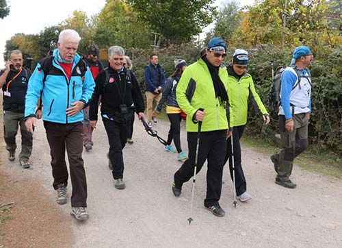 Bornovada Ataya saygı yürüyüşü