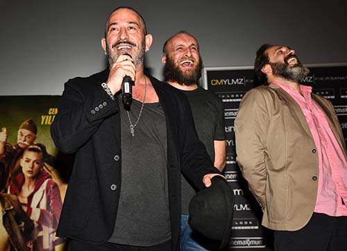 CEM YILMAZ ALİ BABA VE 7 CÜCELER İZMİRLİLER İLE BULUŞTU