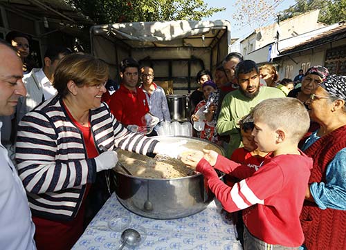 Bereket aşı Ege Mahallesinde kaynadı