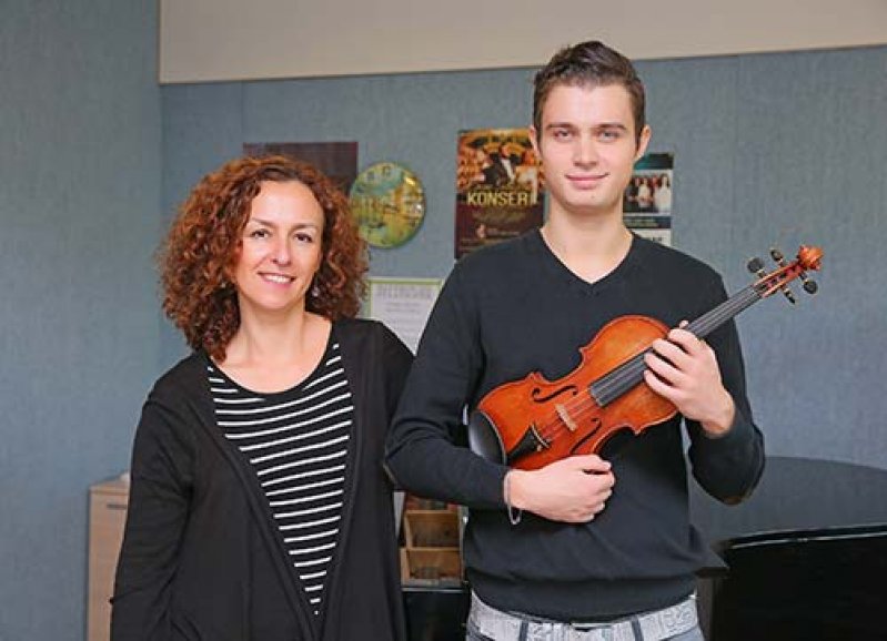 Rus öğrenci İtalyada Türkiyeyi temsil etti, 1inci oldu 