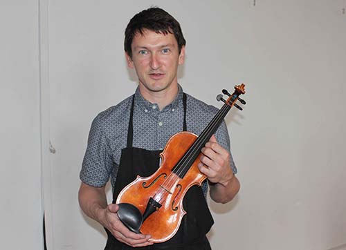 FRANSIZ USTADAN İKSEVE İTHAF KEMAN