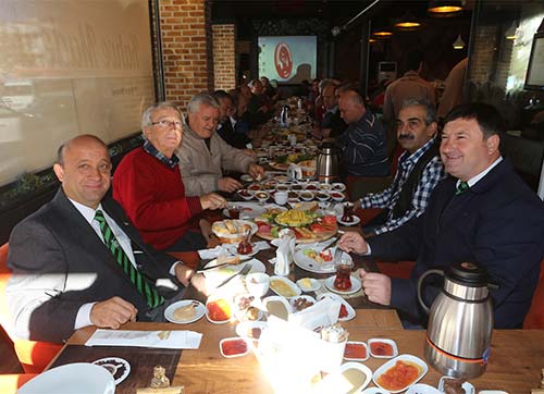 Bornova sporda dayanışmaya örnek