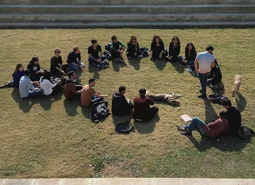 KİŞİLERARASI  İLETİŞİMDE  ENGEL  YOKTUR