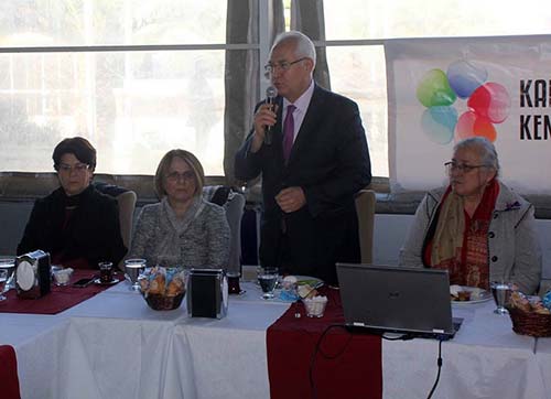 Görevimi bir kadın belediye başkanına devretmek isterim