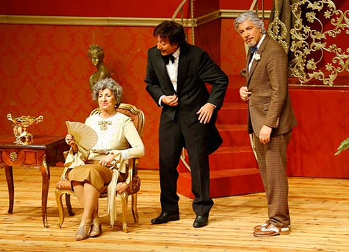 Belediye personeli tiyatroda buluştu